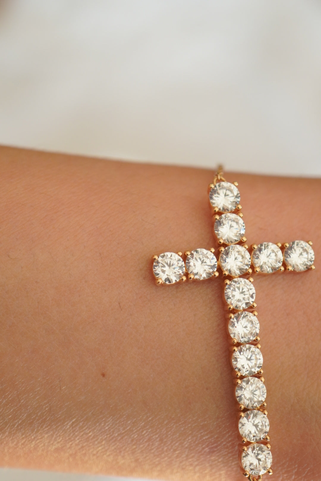Windsor Cross Radiance Bracelet — 18k Gold