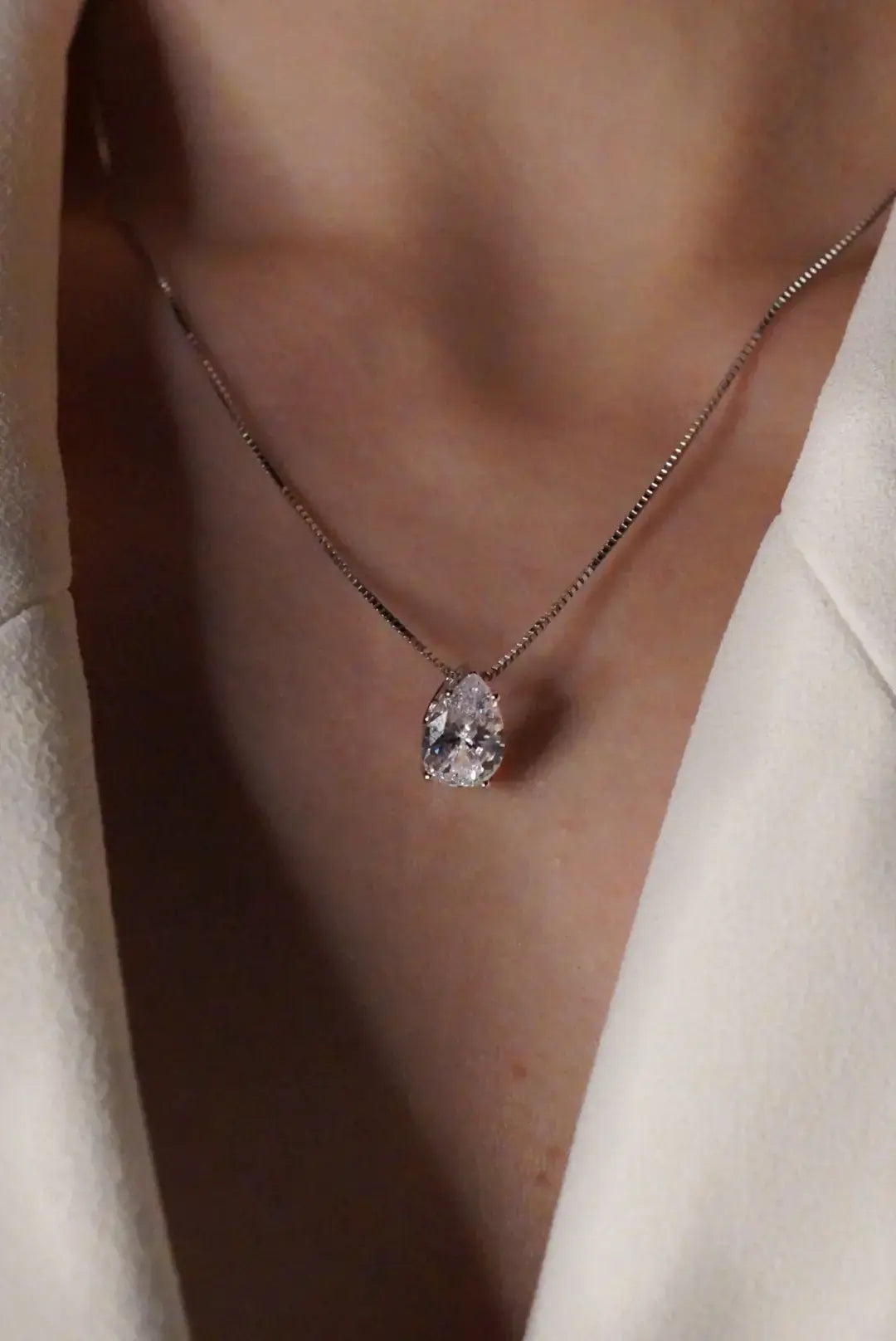 Lumière Teardrop Necklace
