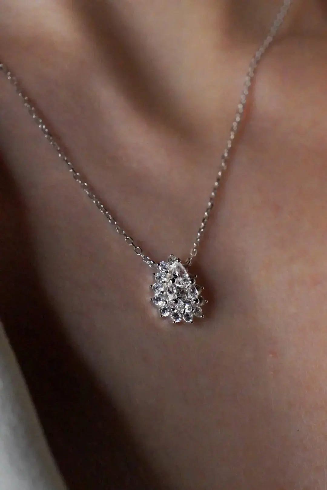 Illusione Drop Necklace