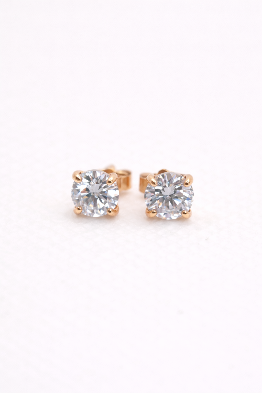 Chelsea Solitaire Stud Earrings 4mm — 18k Gold - Rubielle London